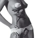 pica4u.ru_1211684241_balck-and-white-erotic-art-nude-photo_9.webp