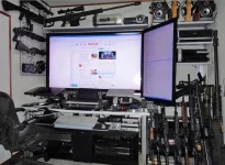 holyscreens_01.webp
