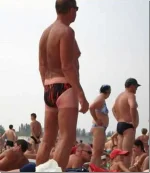 funny_beach1_thumb.webp