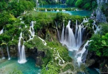 waterfalls_at_plitvicka_jezera_national_park.webp