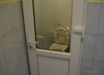туалет прозрачный.webp