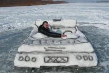 1330079873_snow_car_02-1.webp