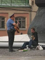 Мусор с гитарой.webp