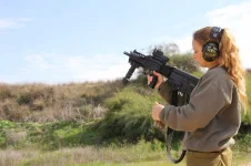 1346764829_israel_woman_13.webp