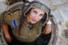 1346764863_israel_woman_16.webp