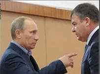 ТЫ ХОТЬ РАЗ СТРЕЛЯЛ  ДА В ТИРЕ. ВОТ И БУДЕШЬ МИНИСТРОМ ОБОРОНЫ..webp