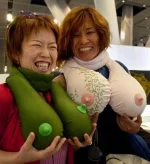 1341257013_1308295674_titsscarf2.webp