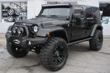 2013-black-jeep-wrangler-unlimited-rubicon-001.webp