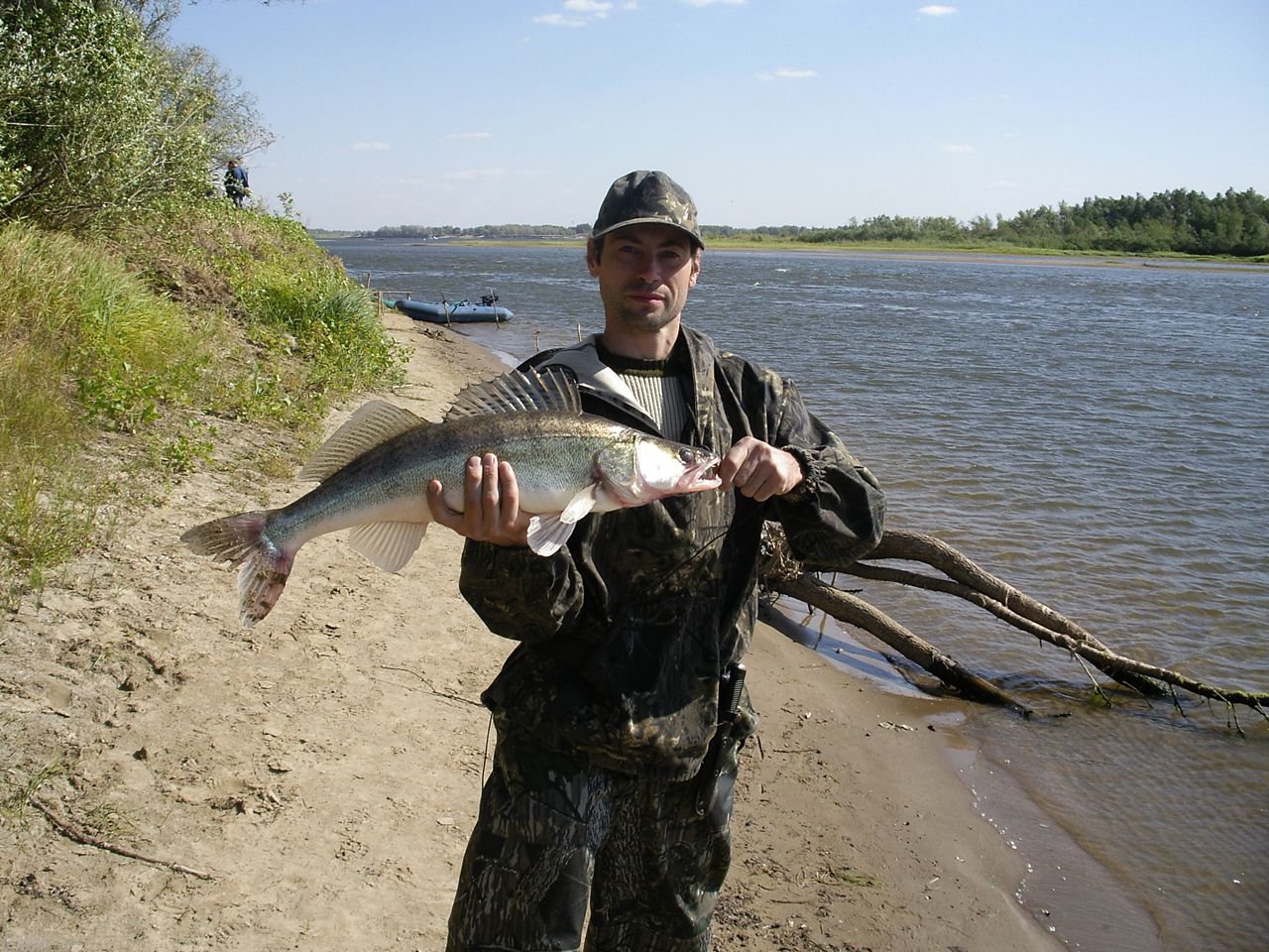 Астрахань 2006. Харабали
Ночной судак 4 кг. с копейками