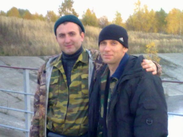 Деснак братишка и местный охотник Дима.