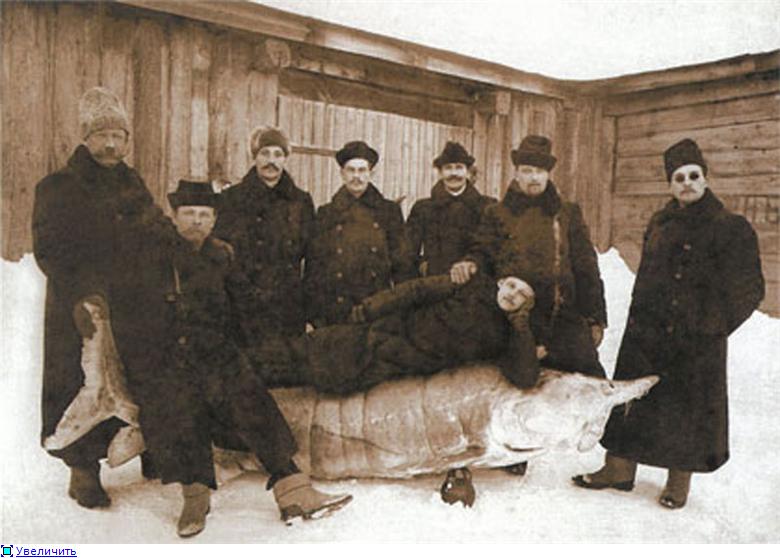 Мой дедуля на промысле )))