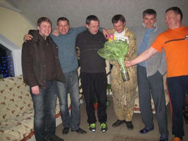 отмечаем 8 марта
