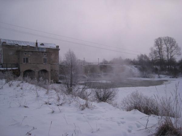 плотина на реке Воя