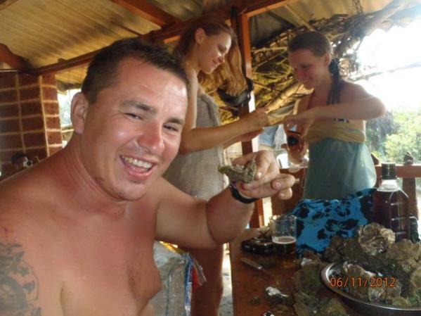 Устрицы свежепойманные