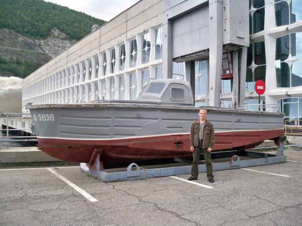..водолазный катер ..или бот