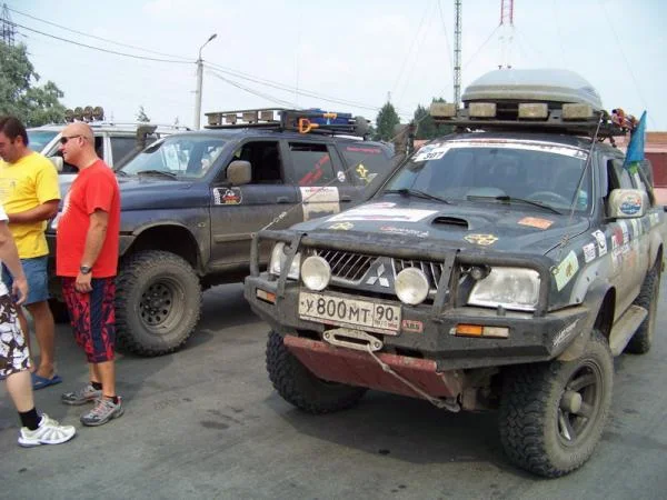 Взрослые парни