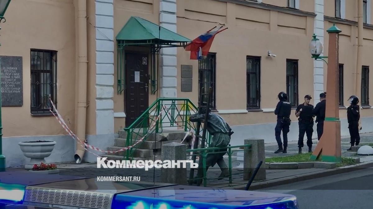 www.kommersant.ru