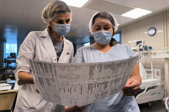 Пермские врачи спасли девочку-подростка с редким заболеванием, из-за которого она лишилась 95% кожи Пермские врачи спасли девочку-подростка с редким заболеванием, из-за которого она лишилась 95% кожи