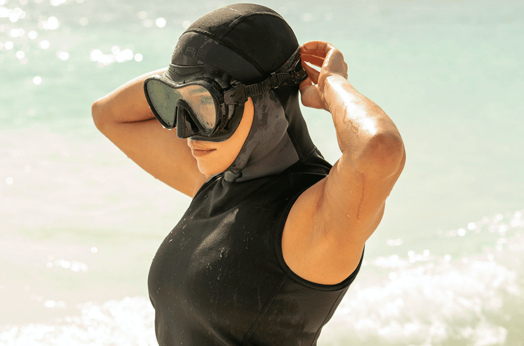 bare-unveils-new-exowear-hooded-vest bare-unveils-new-exowear-hooded-vest