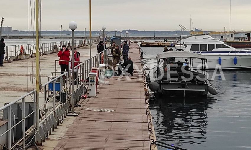 ᐈ-Неудачный-<b>дайвинг</b>:-в-районе-одесского-морвокзала-под-водой-исчезли-двое-мужчин ᐈ-Неудачный-<b>дайвинг</b>:-в-районе-одесского-морвокзала-под-водой-исчезли-двое-мужчин