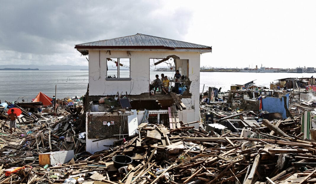 molchanovs-freediving-conducting-crowdfunding-campaign-for-philippine-typhoon-aid molchanovs-freediving-conducting-crowdfunding-campaign-for-philippine-typhoon-aid