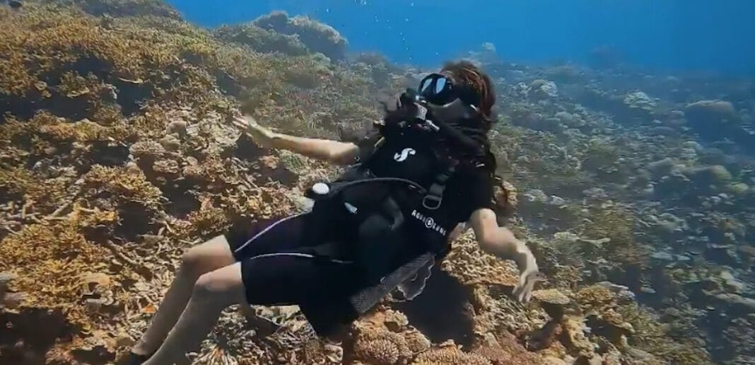‘little-mermaid’-star-shows-off-her-scuba-skills ‘little-mermaid’-star-shows-off-her-scuba-skills