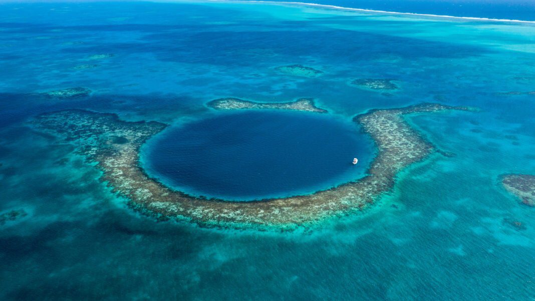 belize:-the-secret-of-underwater-magic belize:-the-secret-of-underwater-magic