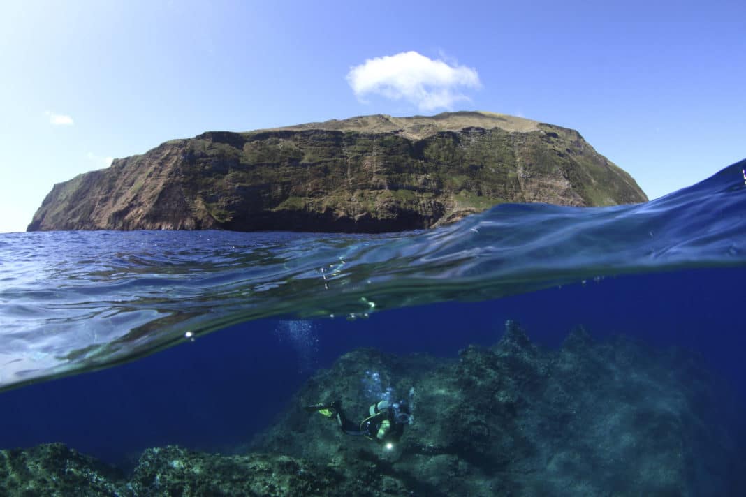 portuguese-institute-of-ocean-and-atmosphere,-whoi-sign-research-cooperation-agreement portuguese-institute-of-ocean-and-atmosphere,-whoi-sign-research-cooperation-agreement