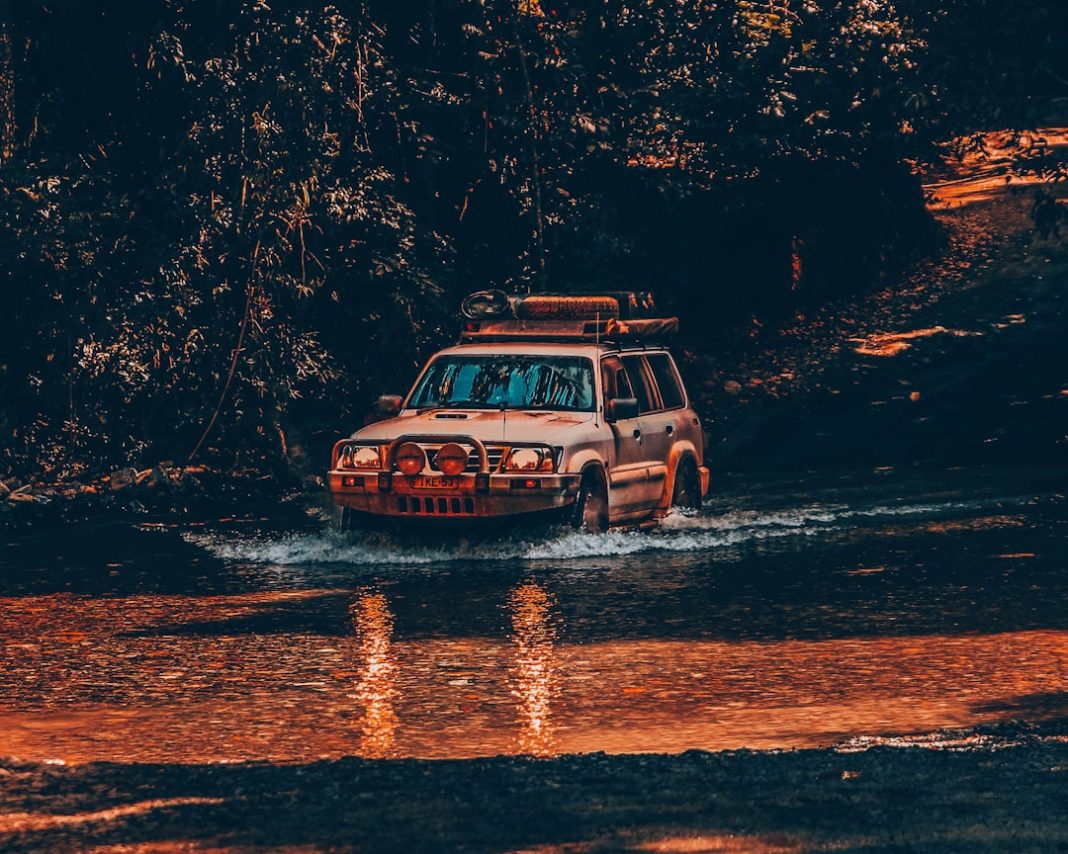 Фото: Gilles Rolland-Monnet на Unsplash (https://unsplash.com/photos/gray-vehicle-on-river-v_lIaVeun